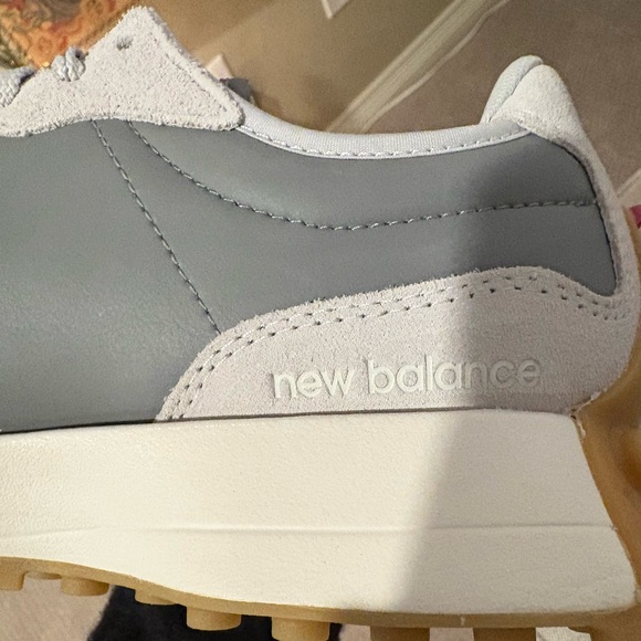 NEW BALANCE 327 - Picture 9 of 10